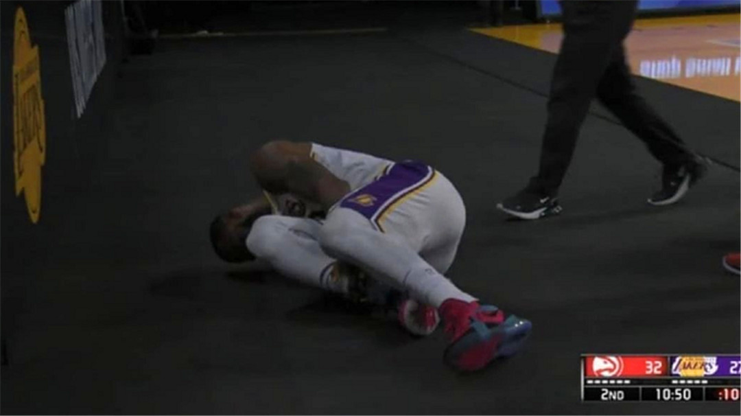 勒布朗·詹姆斯|再见湖人！詹姆斯最新伤情报告出炉，NBA专家：或赛季报销