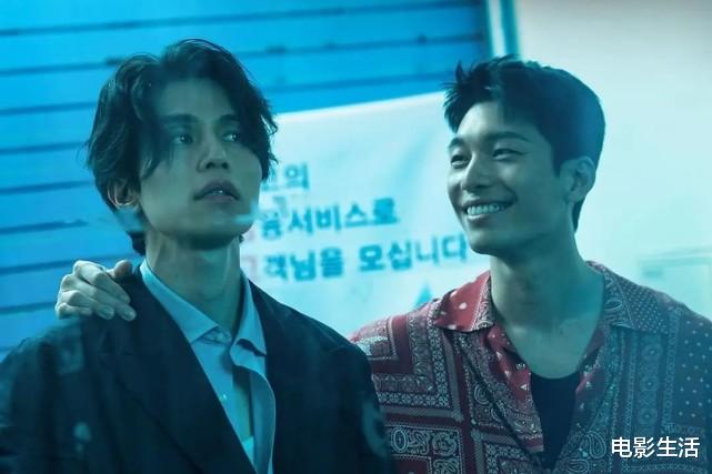 李栋旭|又一韩剧爆款？男神李栋旭主演，变态刑警+双重人格两集飙到8分