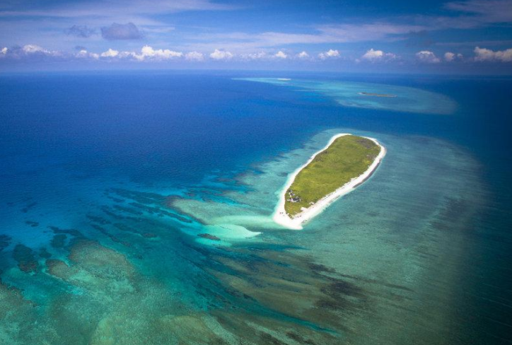 白鲸新视点 终于讲公道话了,美媒斥责美英针对中国,采取厚颜无耻的“双标”