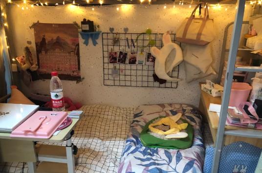 糯豆包妈妈|“凡尔赛式”晒大学宿舍，空调厕所均不见，有的宿舍如“鬼屋”