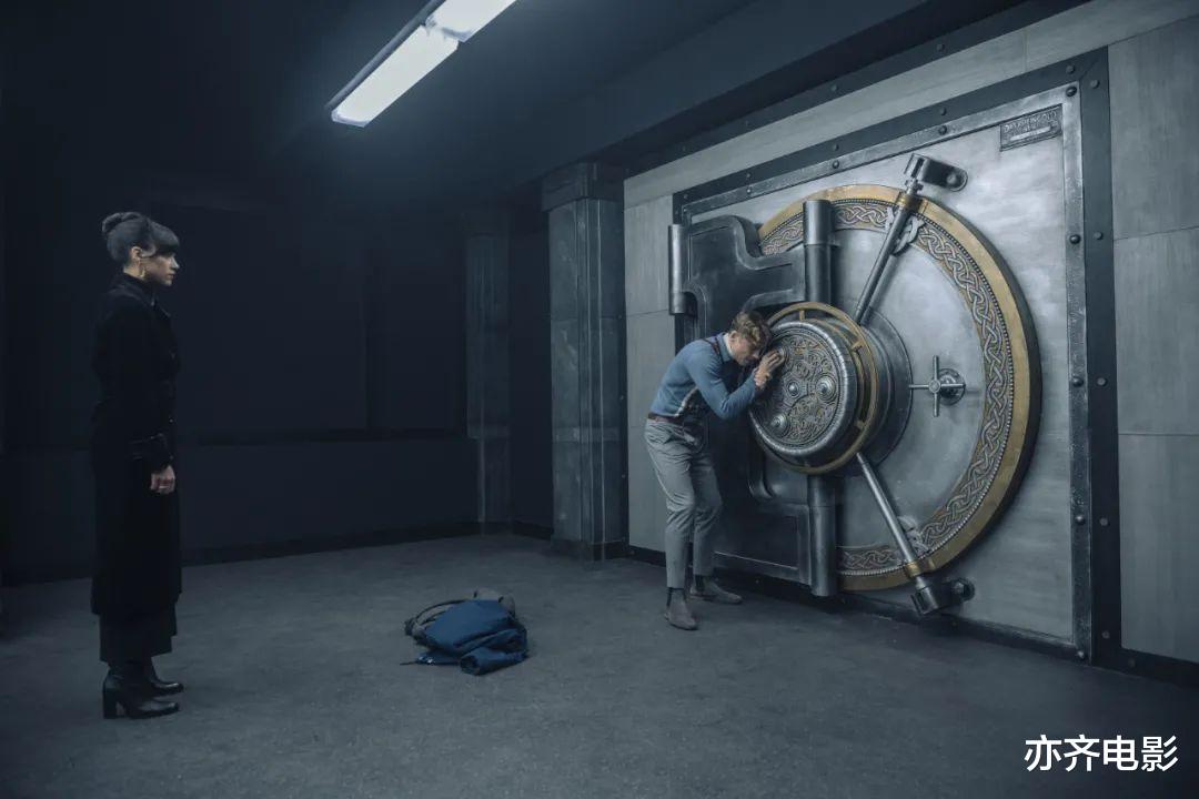 神偷军团|《神偷军团》影评：破解最复杂的保险金库，主角讨喜可爱