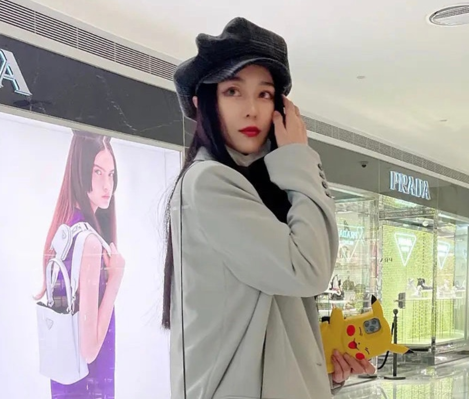 小品|范冰冰逛商场被拍生图，路人忘开美颜，39岁这状态让人不敢信