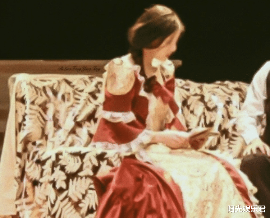 迪丽热巴|迪丽热巴旧照曝光，扮演欧洲公主毫无违和，这才叫明眸皓齿大美人