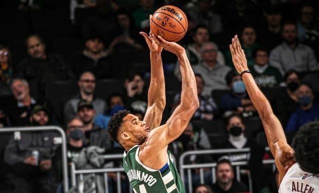 勒布朗·詹姆斯|賽季純得分榜！庫里第1，詹姆斯第2，077第5，字母哥第10！