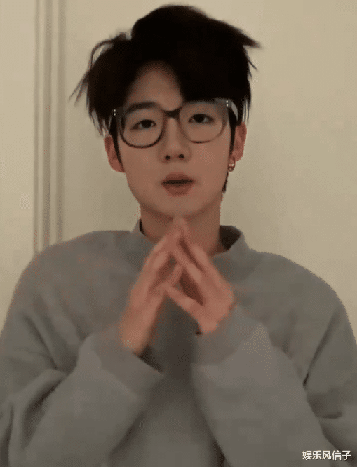 |“吃个桃桃”被封号后，风小逸挑战“硬汉风”，骑马照意外很帅