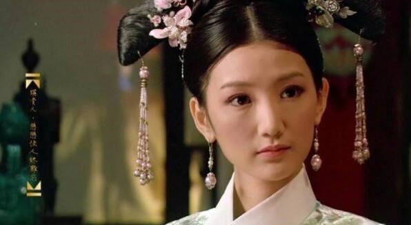 甄嬛传|甄嬛传10年后女演员现状，胧月公主长成美少女，太后62岁依旧单身
