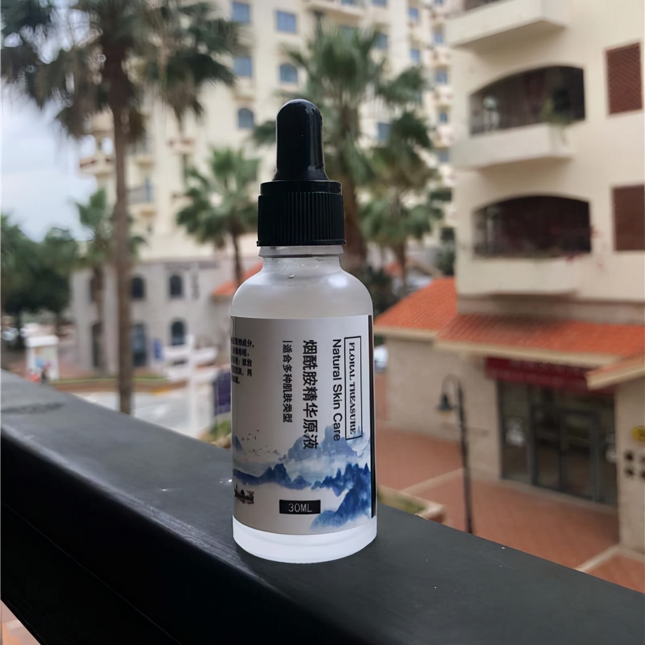 银耳 这些精华液净化后修护，强大锁水保湿力，有效均衡肤色，效果不错