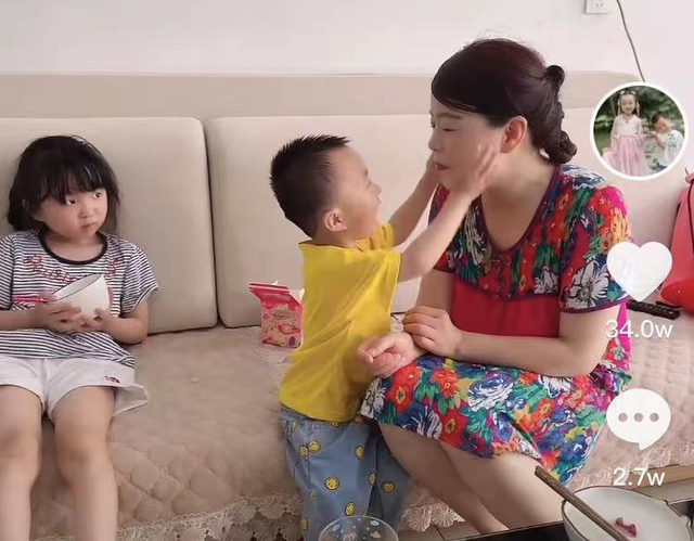 国庆晚会|许敏姚爸对奇奇的特殊宠爱，硬说奇奇没吃饱，未来七天要受苦了