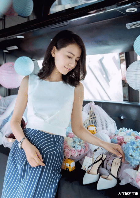 衣在配不在贵|高圆圆气质真好，中性风打扮也有女神范，连体裤配大头鞋又美又飒