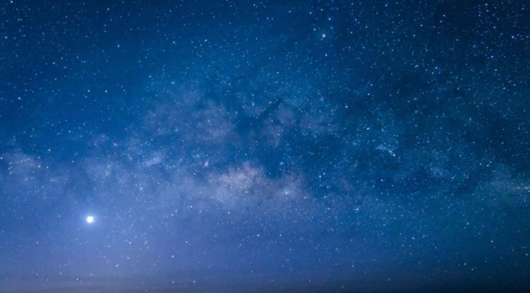 星系通过合并增大