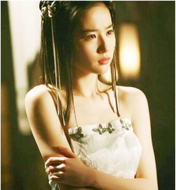 刘亦菲|女星肚兜造型，刘亦菲清纯、章子怡经典，看到赵丽颖：还我女神！