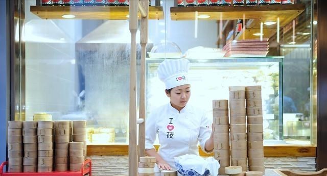 小喵姐|餐饮业8小时工作制要来了?专家提出:不能压榨员工剩余时间