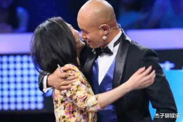 乐嘉|从金牌导师落魄到街头商演，乐嘉是如何将一手好牌打得稀烂的？