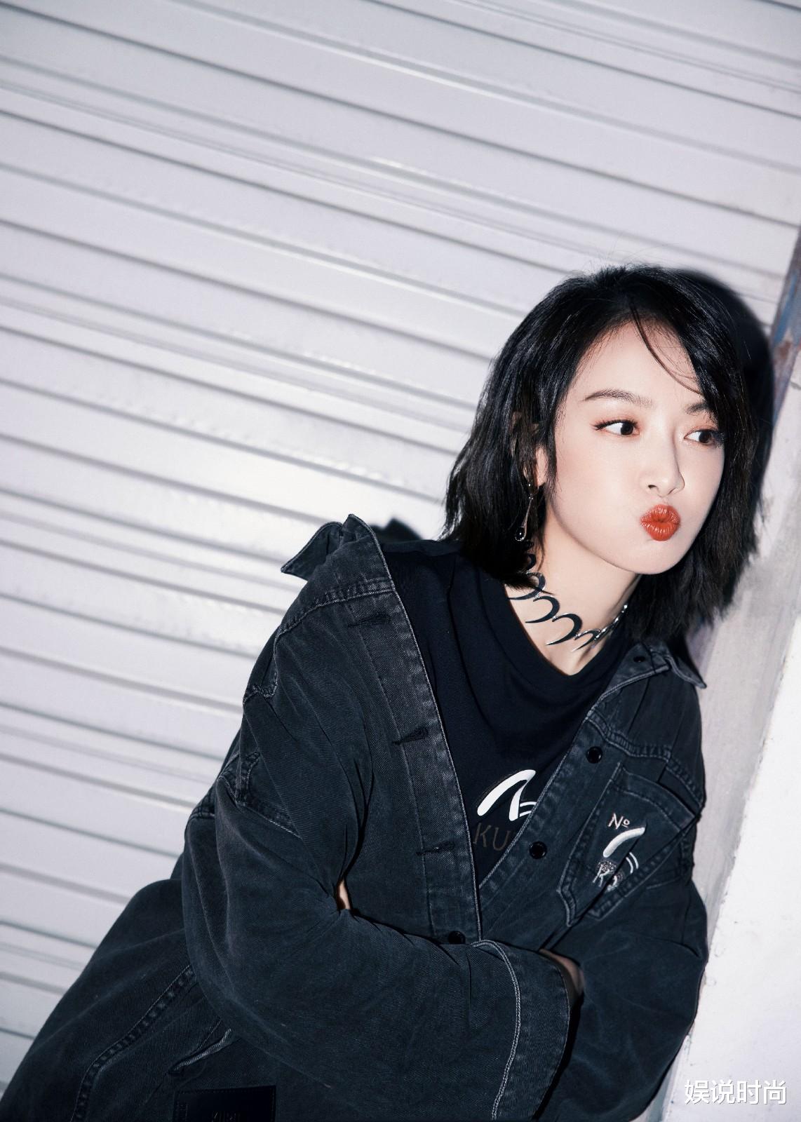 娱说时尚 宋茜演绎工装大片,随性洒脱,潮流中的美,时尚感满满的