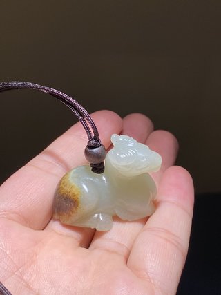|白玉籽料 卧羊坠