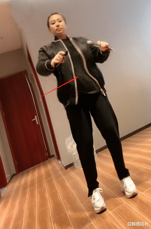 赵本山|丫蛋再婚后怀二胎？跳舞腹部隆起太明显，两任丈夫都是赵本山徒弟