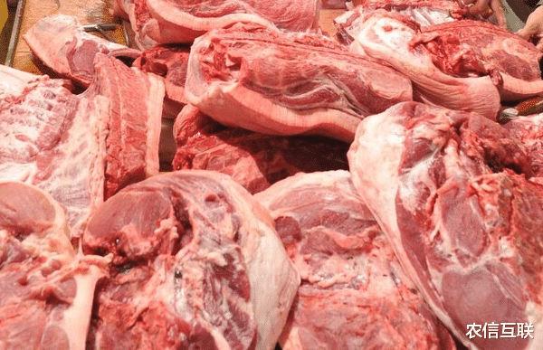 生猪价格 355万吨进口肉来袭，猪价还能涨吗？一头猪亏900元，养猪户咋办