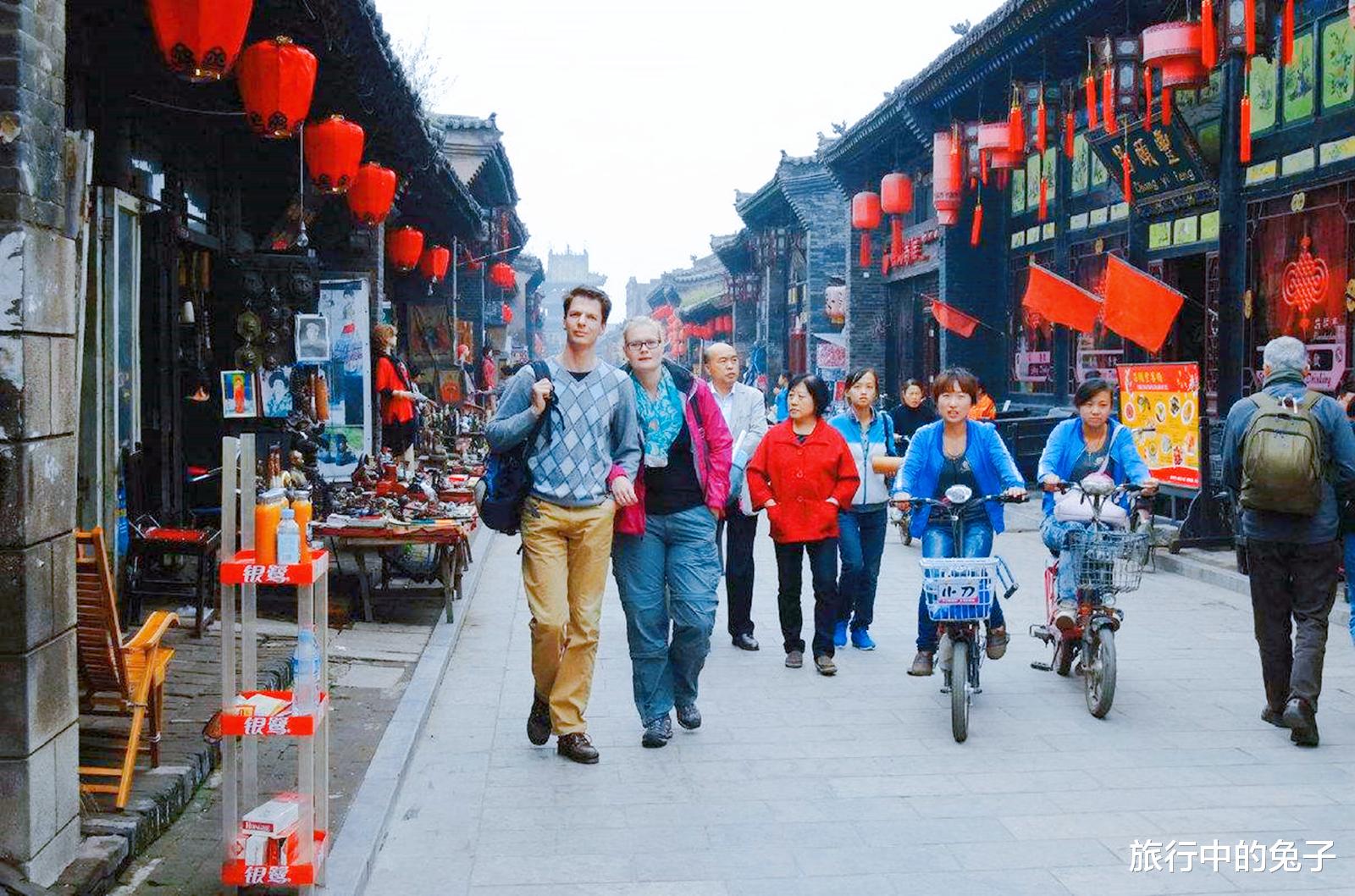 西藏 老外不懂“上车睡觉下车尿尿到景区拍照”的旅游方式，为啥受欢迎？