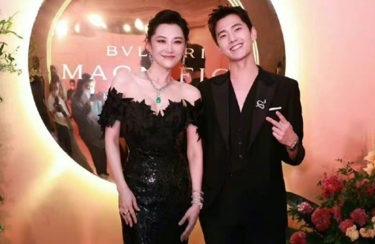 刘欢|52岁许晴依旧单身，被问及生理需求问题，她高情商的回答让人脸红