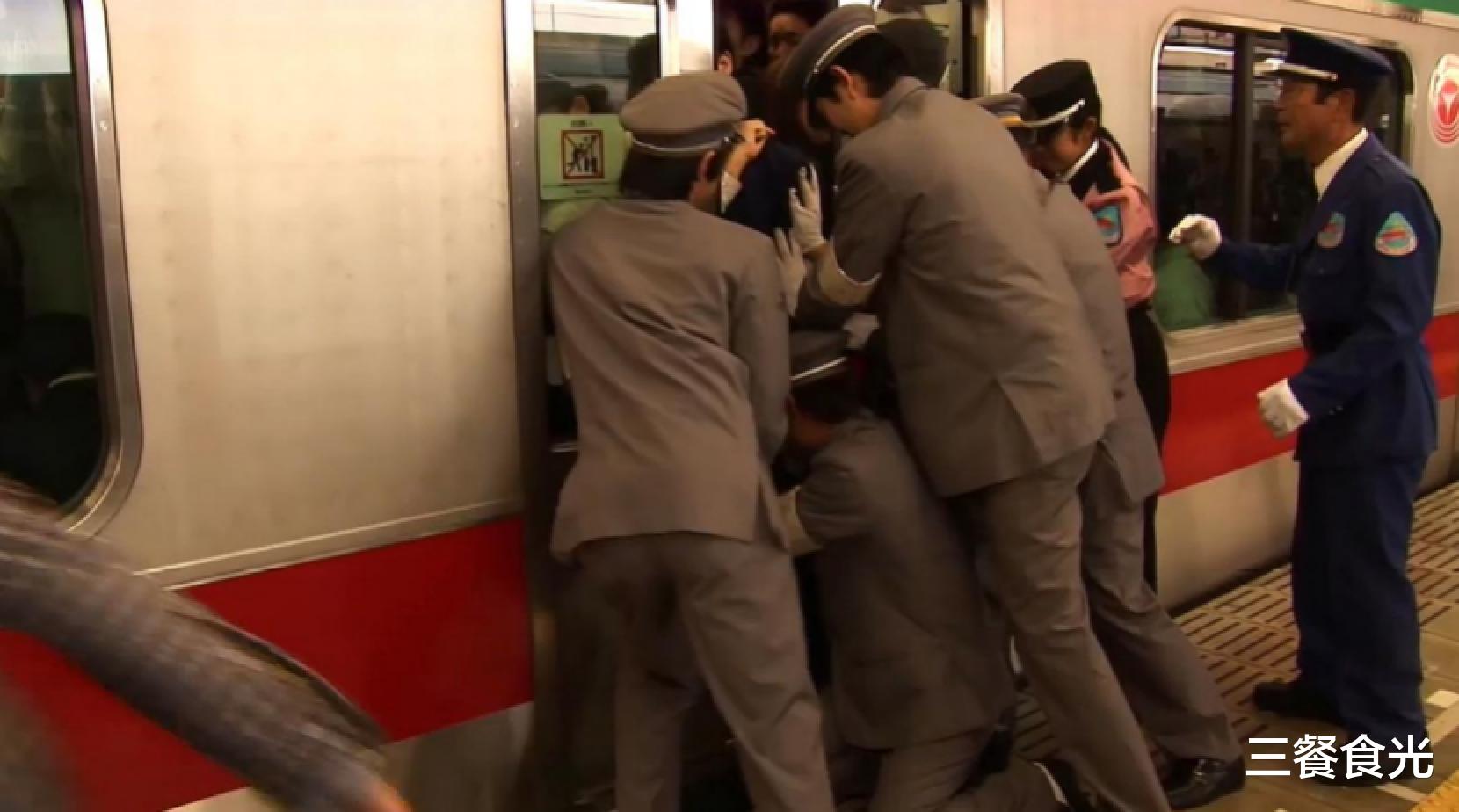“噩夢級”的日本地鐵，如何導致女生不願乘坐？別亂嘗試哈-圖2