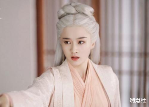 王一博|同样是白发造型, 躲过了热巴, 躲过了鞠婧祎, 却栽倒赵丽颖身上