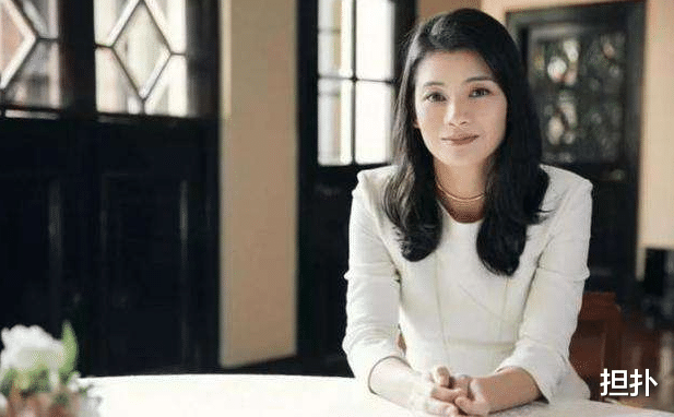 朱玲玲|父亲离婚后娶了港姐，他拒绝接受百亿家产，连结婚也不邀请父亲