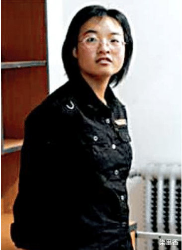 张艺谋|她是最丑谋女郎，当红时被张艺谋一句话劝退娱乐圈，今35岁成这样