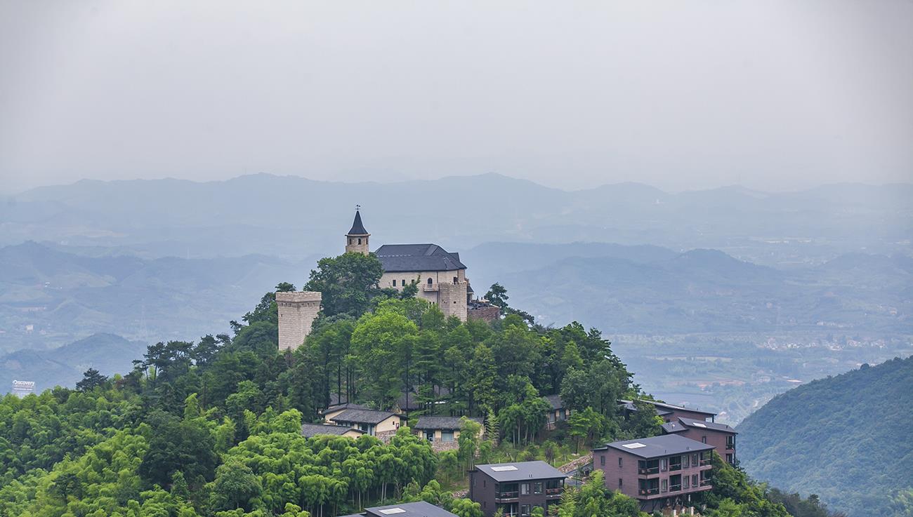 家有三经 中国适合养老的5个三线城市，风景优美节奏慢，你最喜欢哪一个？