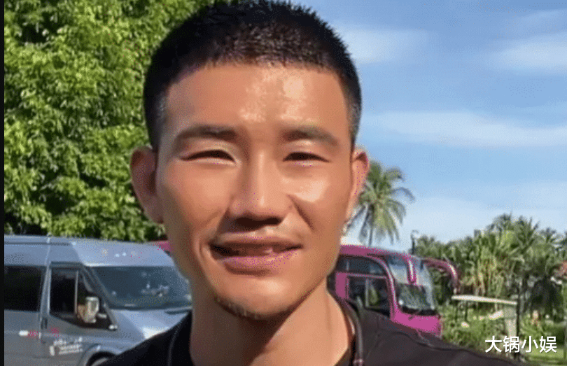 带货|“嘎子”拍戏之余开直播，与网友聊投资，道出直播热闹背后的真相