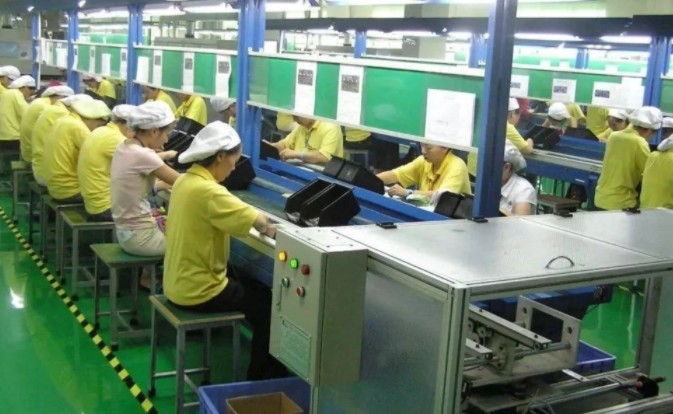 制造业 日媒的一篇报道，揭示出中国制造业短板，月薪1万却招不到人