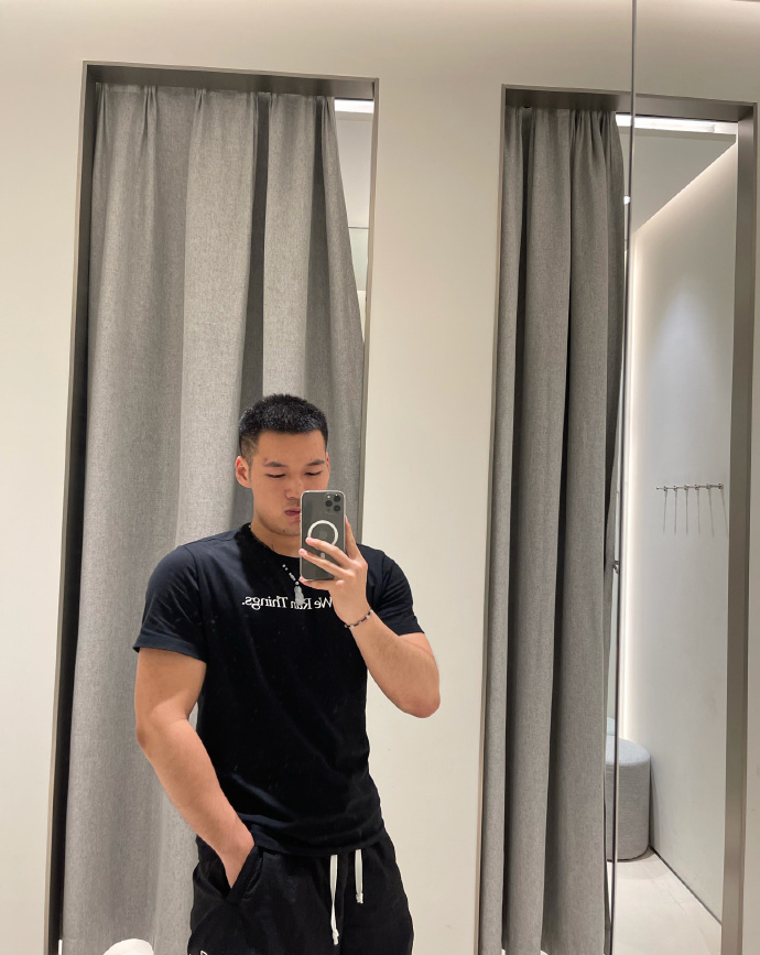 健身圈一哥|又壮又帅的肌肉小哥，练就霸气麒麟臂，荷尔蒙爆棚，男友力十足！