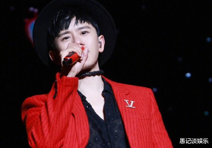 张杰|张杰的39岁生日，几十万人为其庆生场面宏大，双向奔赴超有爱