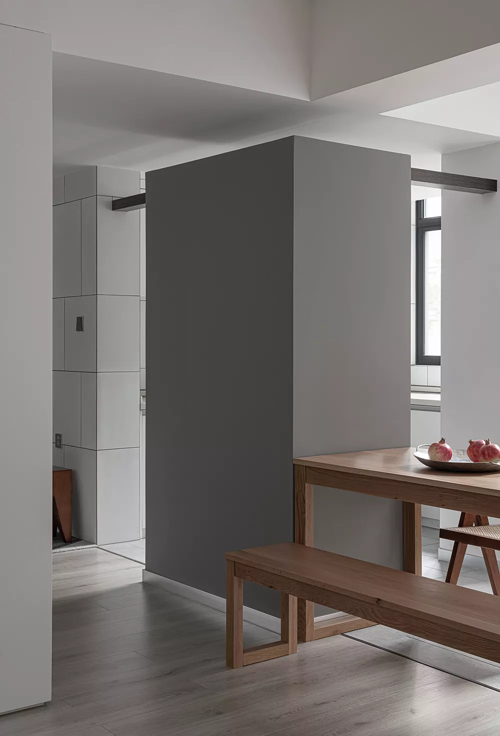 98㎡极简风的家,全屋高级灰+原木风,格调十足!