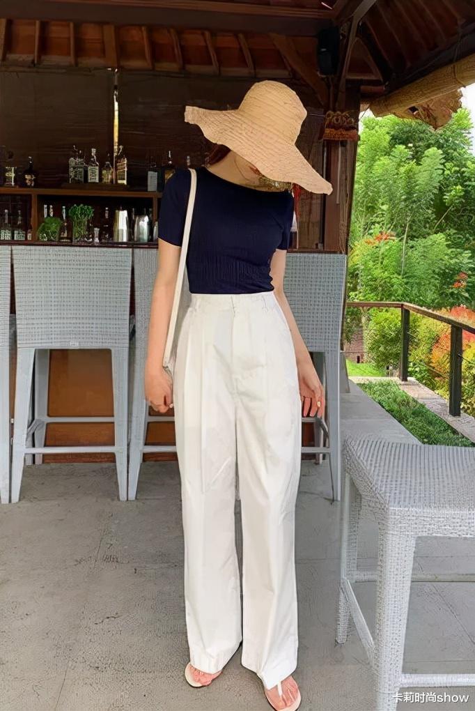 卡莉时尚show|衣不在多，会穿才是王道！今秋超火上衣+高腰裤穿搭，显瘦显高级