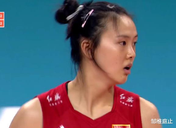 李盈莹|三大主力缺战！中国女排26-24波兰队，一传全员不稳定！江苏队双子星给力！