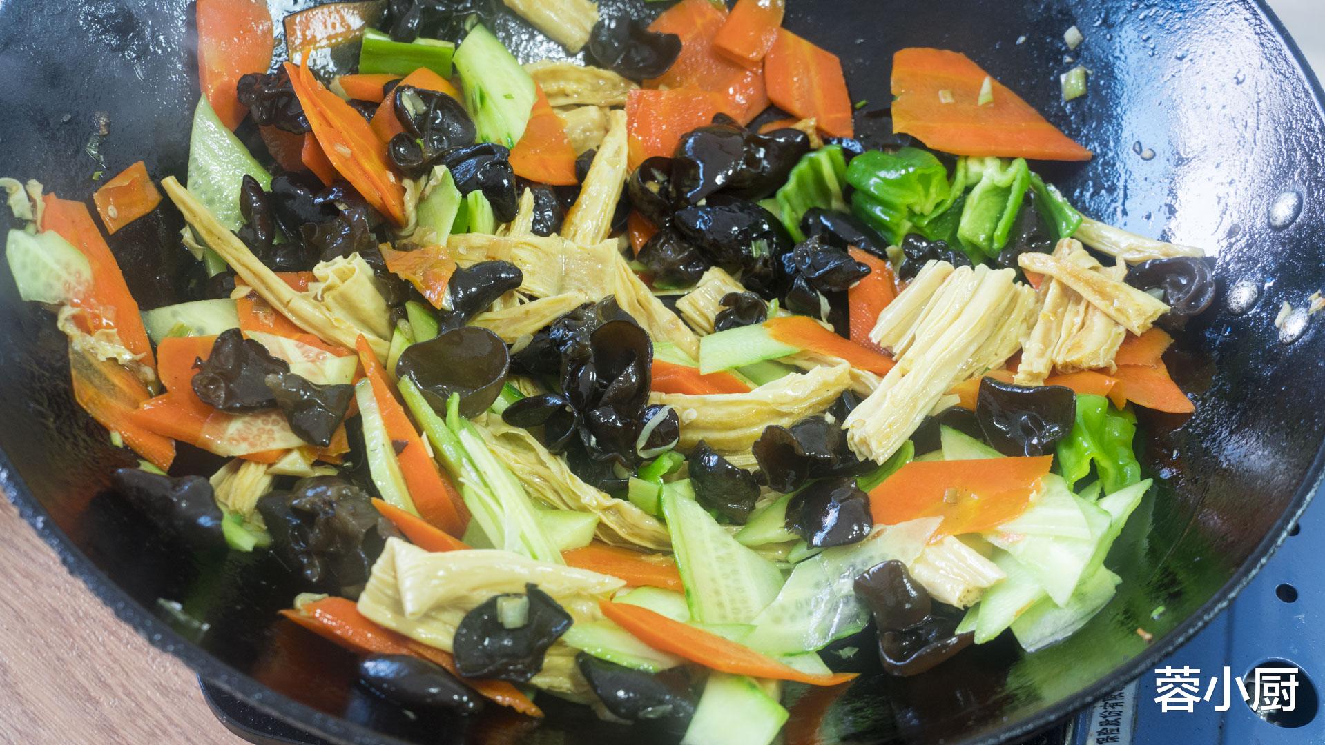 维生素D|便秘最怕5种食材,每天换着吃,清理肠道垃圾,肚子瘪了浑身轻松