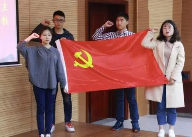 设计师|又一“铁饭碗”招聘了，月薪7500起步，3类学生更容易被录取