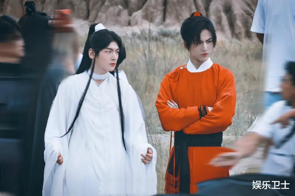 翟潇闻|《吉星高照》开拍，翟潇闻张凌赫造型仪态似阴间出品，谢怜花城对戏太无感