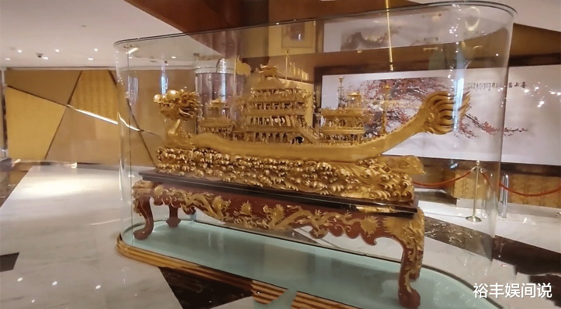 医生|何鸿燊收藏品曝光，康熙宝座，猛犸象象牙化石，每一样都价值连城