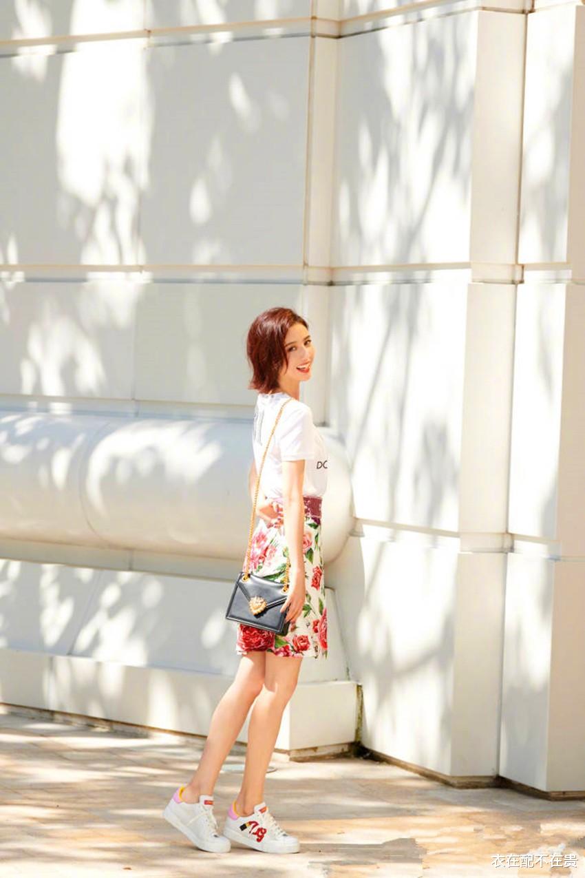 穿衣搭配|梁咏琪携外国老公亮相，穿一身“粉”也不觉俗气，45岁仍有甜美感