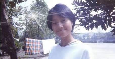 朱丹|朱丹：7岁丧父，继父待自己如亲生，被周一围一包纸巾打动