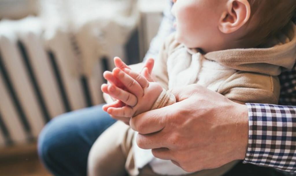 小雪妈妈育儿|冬天给孩子穿衣服,这种穿衣方式不可取,娃感觉不舒服,还受罪!