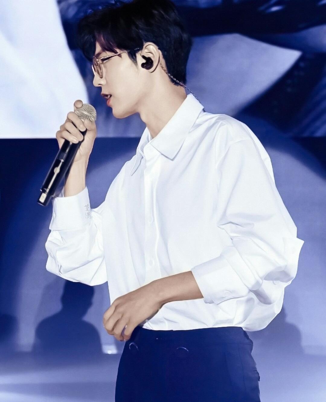 肖战|肖战新代言“物料”已拍，知情人透露择日官宣，粉丝表示很期待