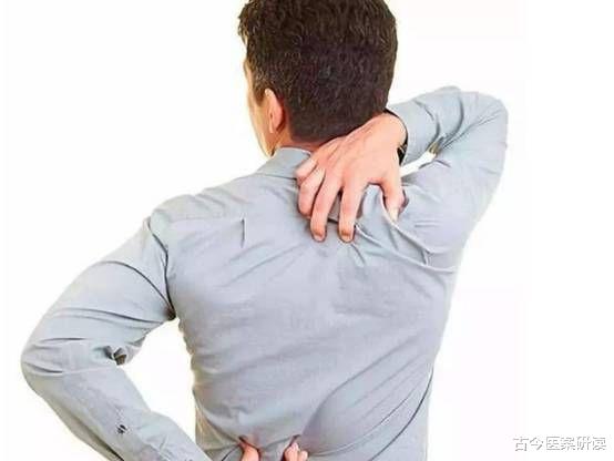 骨折|60岁大娘频繁腰痛，3个月后骨折离世，专家：4处异常，趁早检查