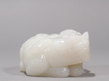 |和田玉瑞兽把件