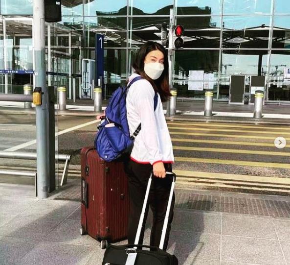 霍启刚|霍启刚留家带娃太任性！女儿发型凌乱不带护具，7岁儿子好帅气