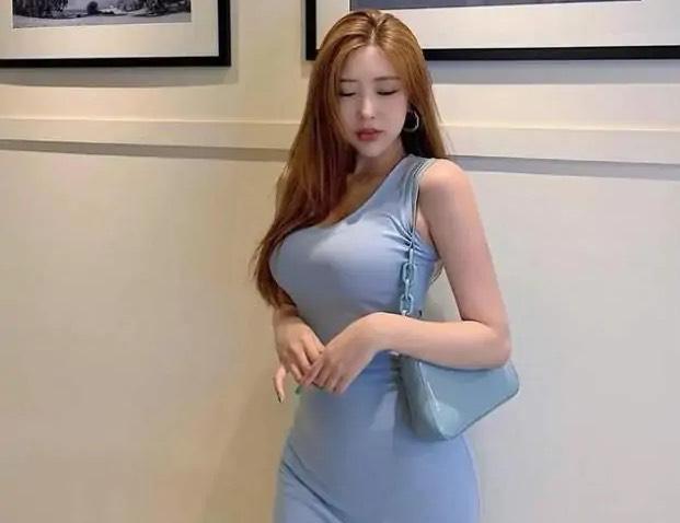 刘嘉玲|王思聪未拿下的女主播，拥有九头身的沙漏身材，网友大呼“尤物”