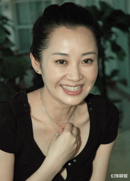 许晴|“京圈长公主”许晴，年过50魅力不减，今凭什么手握一亿分手费