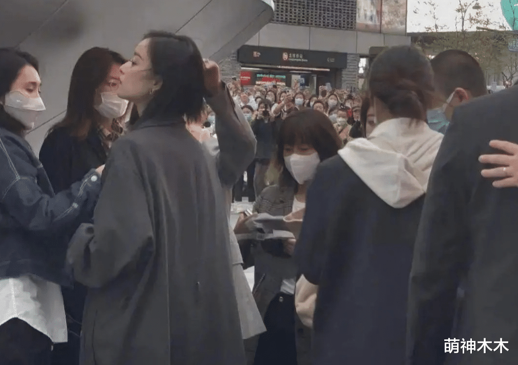 怒火重案|85花未修图来了：37岁唐嫣状态抗打，34岁刘诗诗胜在气质