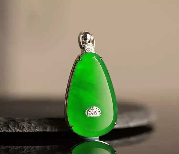 翡翠|翡翠行话：厚桩、怪桩、正桩，你了解过吗？